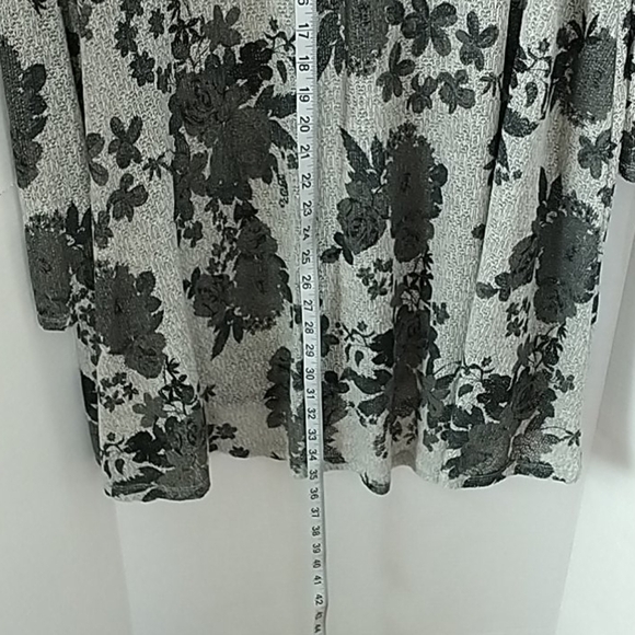 OneA Beach Coverup Gray Floral Gauzy Tie Front L - Picture 11 of 12